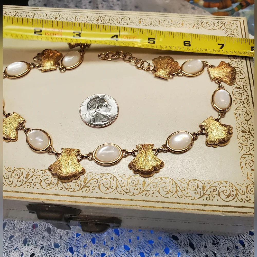 Vintage MONET Gold Tone Shell & Mother of Pearl Necklace - Picture 4 of 4